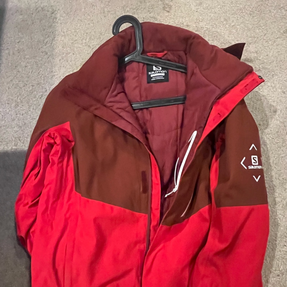 Cool men’s medium Salomon ski jacket